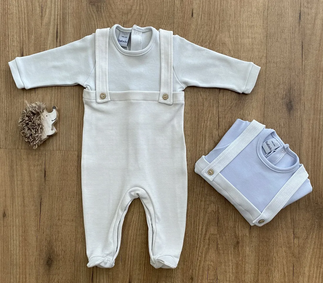 100 x 100 cotton romper or pajamas in two colors.