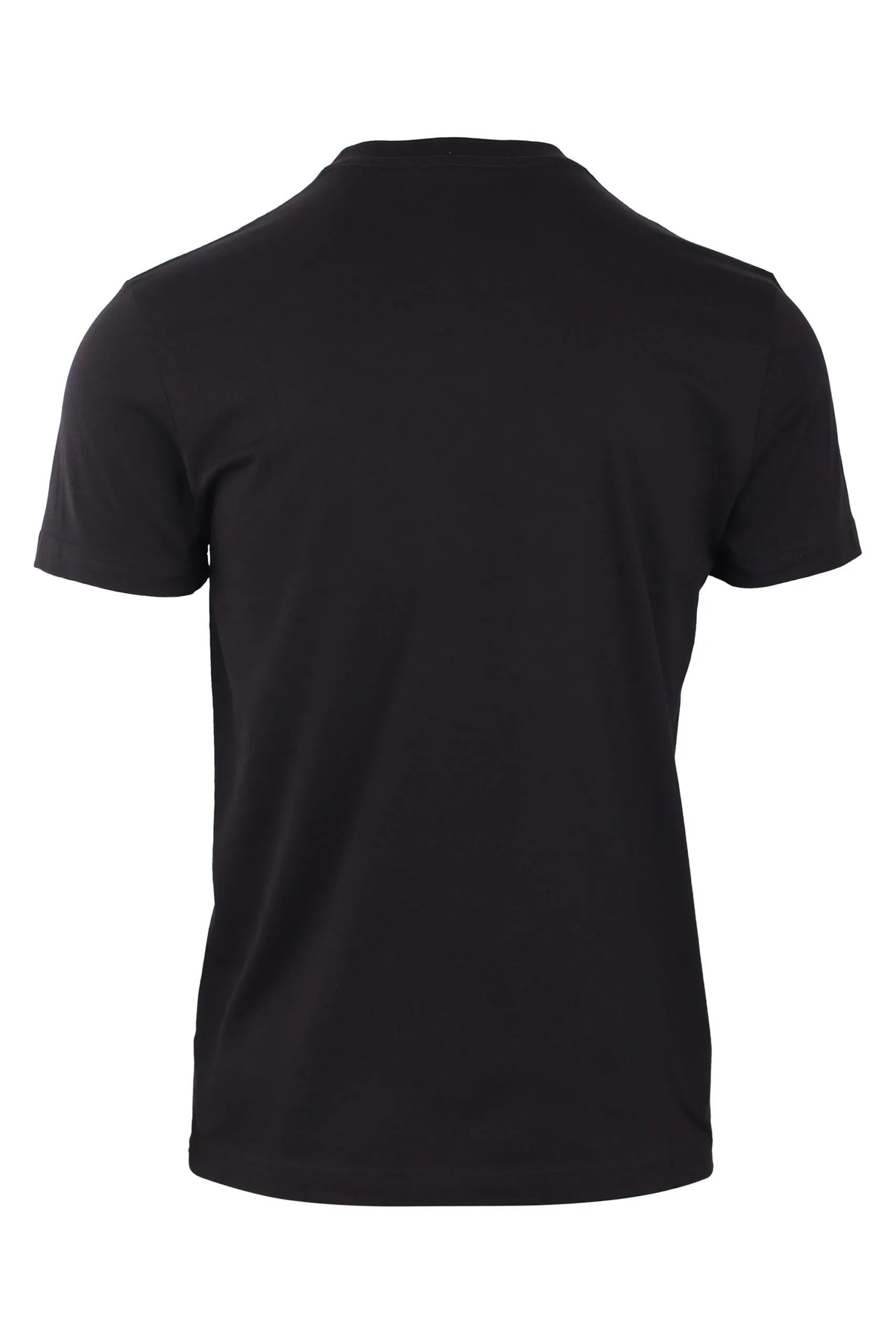 Camiseta negra con logo en triangulo pequeño
