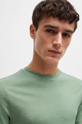Camiseta slim fit de tejido técnico