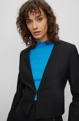 Chaquetilla slim fit en tejido elástico
