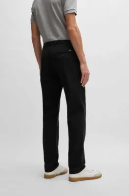 Chinos regular fit en tejido de gabardina de algodón elástico