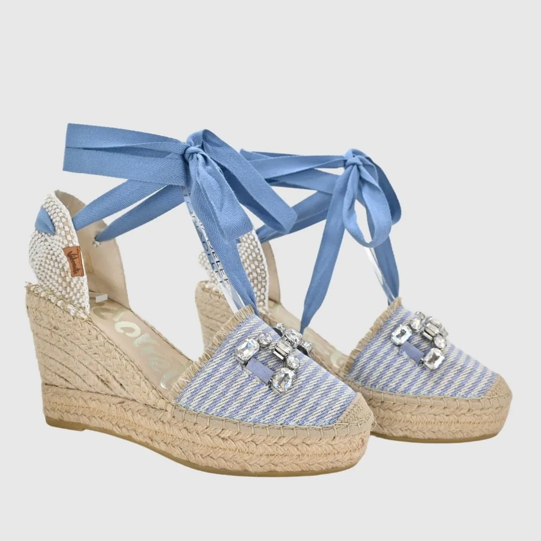 Cuñas estilo jean con pedrería | Vidorreta
