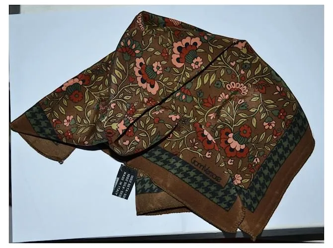 Gianni Versace cuadrado de seda Multicolor 