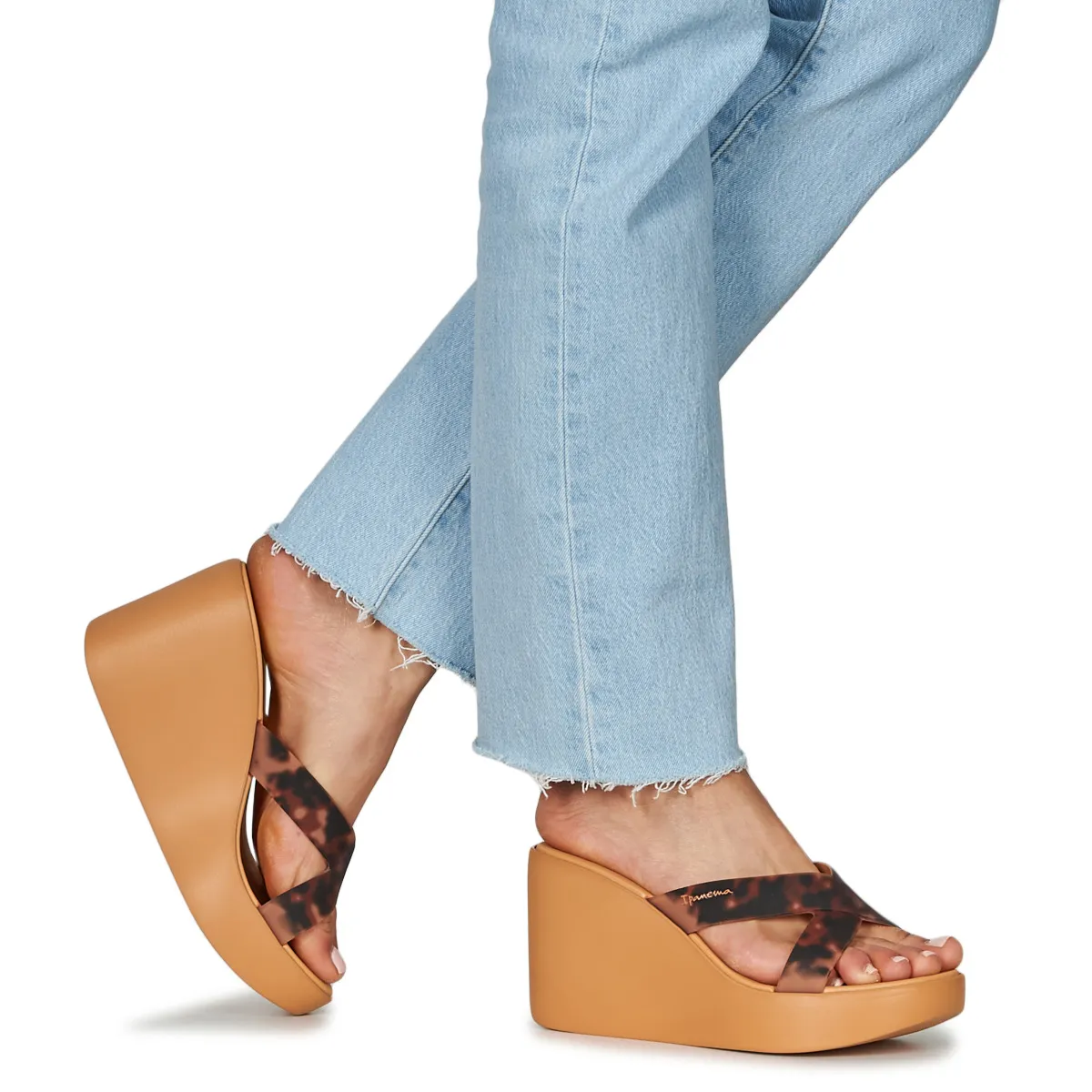 HIGH FASHION SLIDE FEM