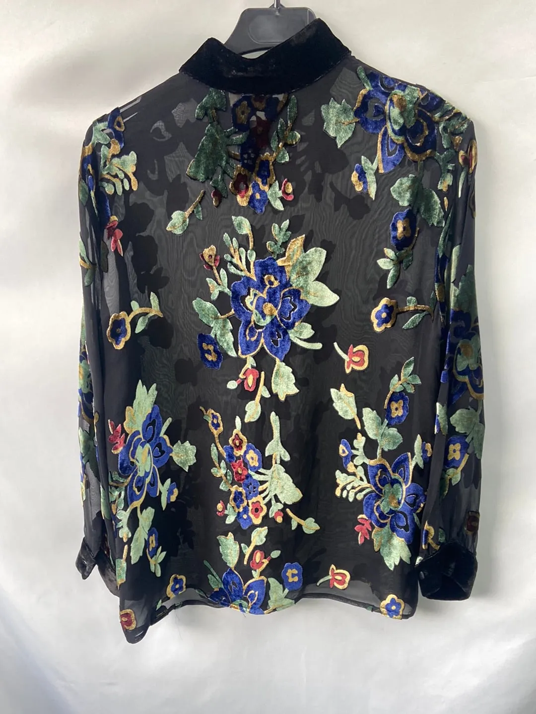 MASSCOB.Blusa negra bordada T.m