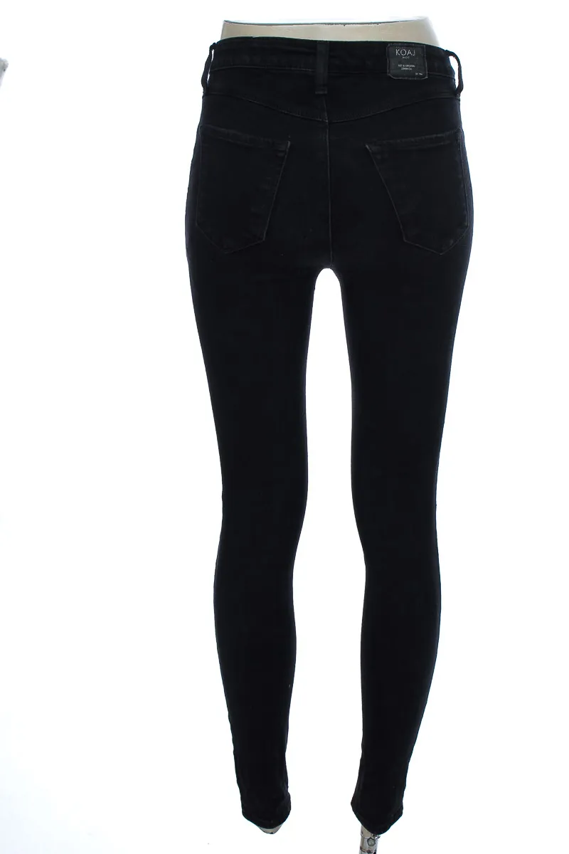 PANTALóN COLOR NEGRO  KOAJ