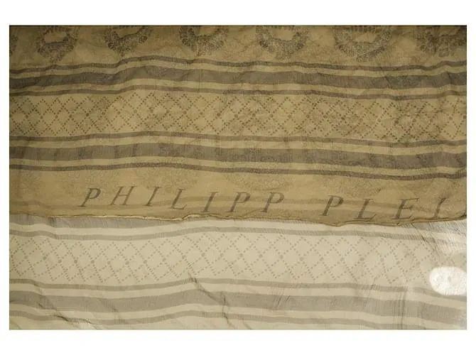 Pañuelo cuadrado grande de seda con estampado de calaveras y logotipos en beige de Philipp Plein 