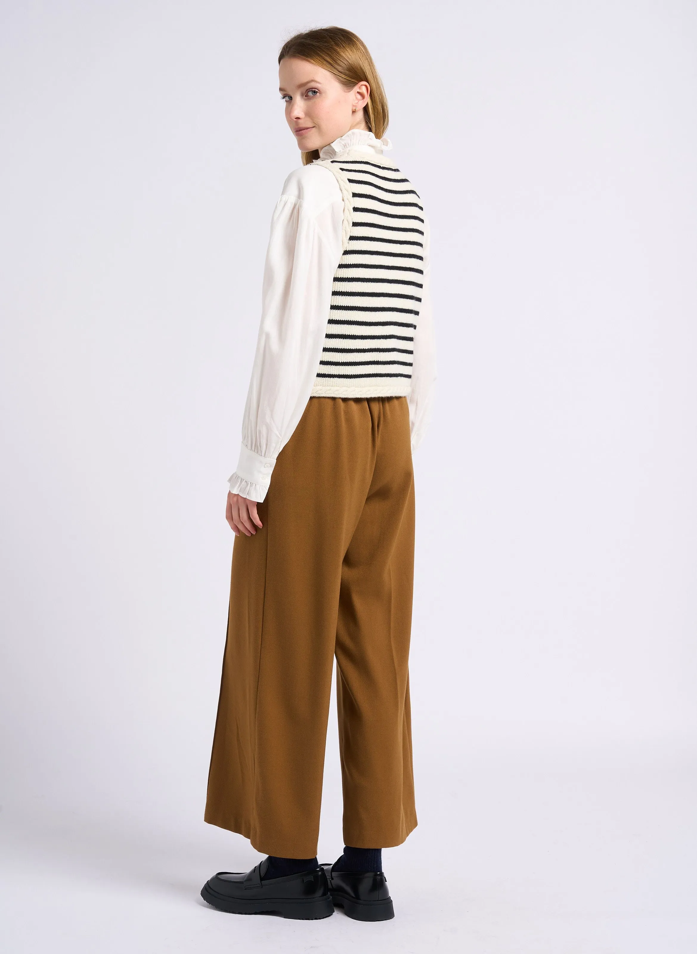 SUNCOO JERRY  PANTALóN DE TALLE ALTO Y PIERNA ANCHA EN MARRON