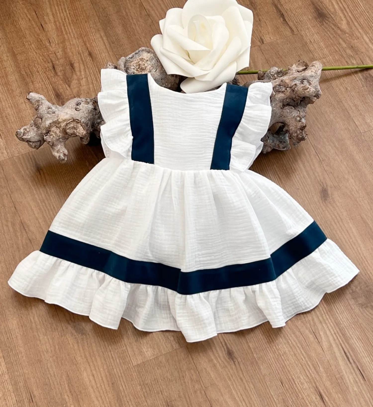 Vestido arras o ceremonia blanco y marino de Eve Children
