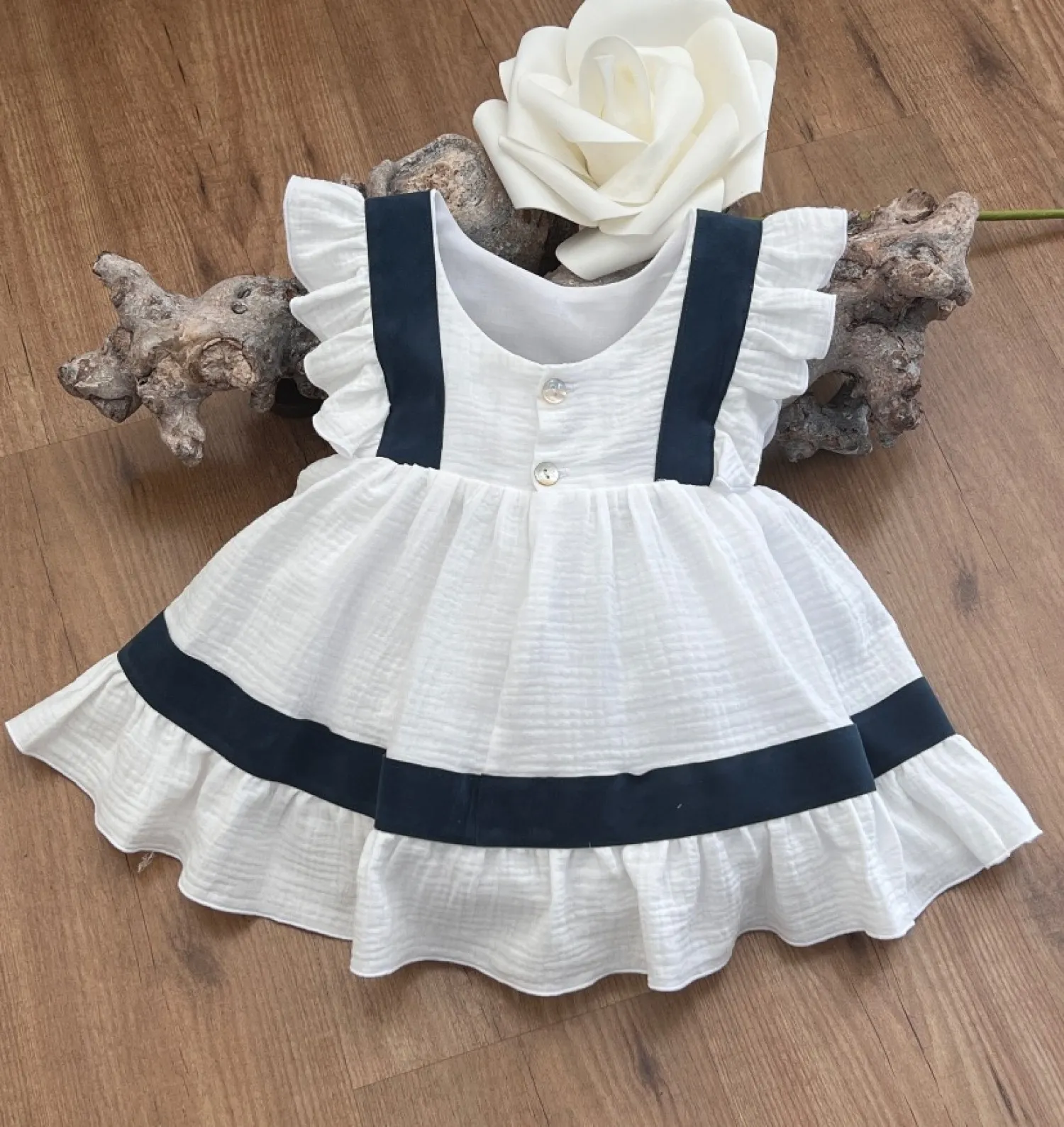 Vestido arras o ceremonia blanco y marino de Eve Children