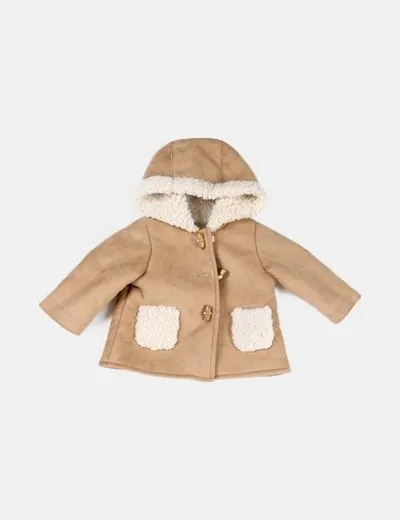 Zara Abrigo beige detalle borrego